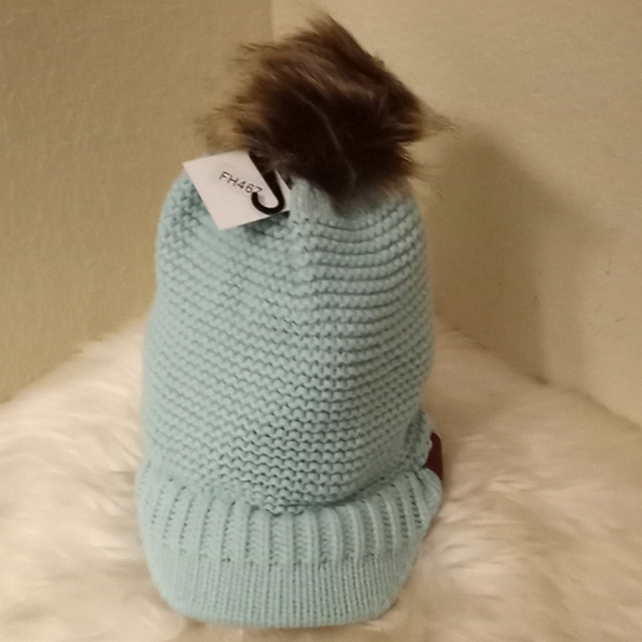 Rimmed Aqua Knitted Hat with Faux Fur Pompom… - Picture 1 of 16